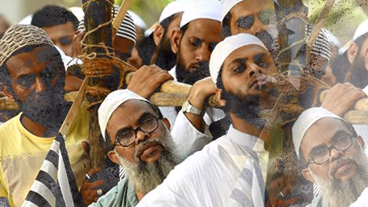 ఓట్ల కోసం బంగ్లా నుండి ముస్లిం వలసలపై నోరెత్తని కాంగ్రెస్: రిపోర్ట్ ఓట్ల కోసం బంగ్లా నుండి ముస్లిం వలసలపై నోరెత్తని కాంగ్రెస్: రిపోర్ట్