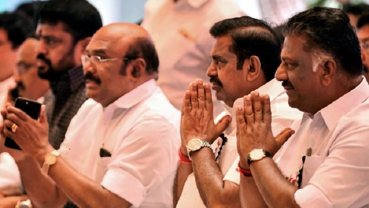 வேற வழியே இல்ல... பதவியை ராஜினாமா பண்ணுங்க! கே.பாலகிருஷ்ணன் அதிரடி... வேற வழியே இல்ல... பதவியை ராஜினாமா பண்ணுங்க! கே.பாலகிருஷ்ணன் அதிரடி...