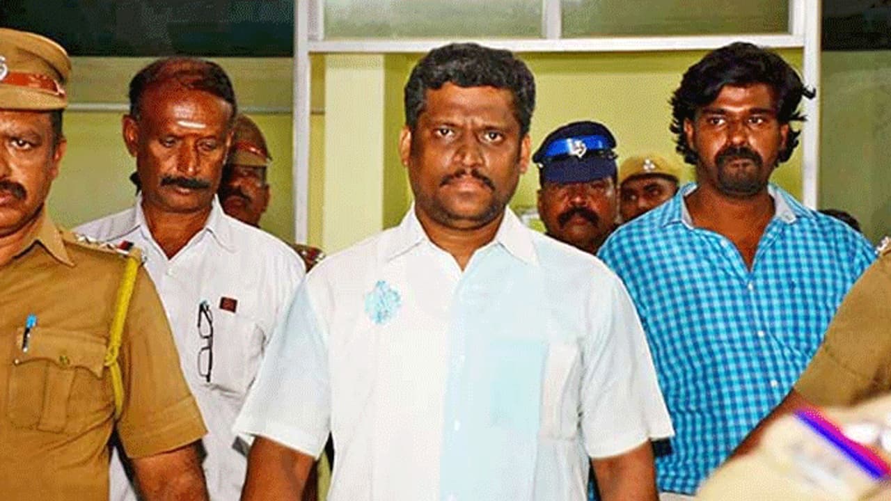 மருந்தில்லா பிரசவ பயிற்சி அளித்த ஹீலர் பாஸ்கருக்கு நிபந்தனை ஜாமீன்!!! மருந்தில்லா பிரசவ பயிற்சி அளித்த ஹீலர் பாஸ்கருக்கு நிபந்தனை ஜாமீன்!!!