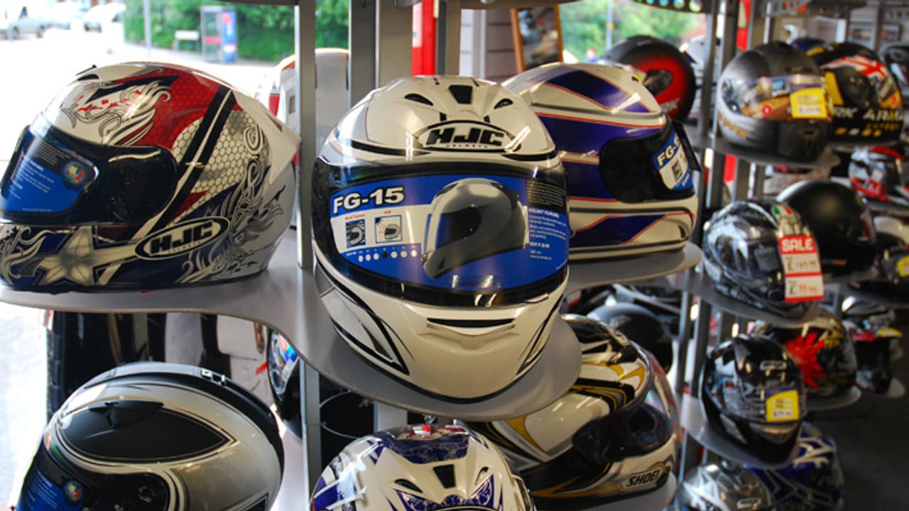 ದ್ವಿಚಕ್ರ ವಾಹನದ ಜೊತೆಗೆ ಹೆಲ್ಮೆಟ್ ಖರೀದಿ ಕಡ್ಡಾಯ! ದ್ವಿಚಕ್ರ ವಾಹನದ ಜೊತೆಗೆ ಹೆಲ್ಮೆಟ್ ಖರೀದಿ ಕಡ್ಡಾಯ!