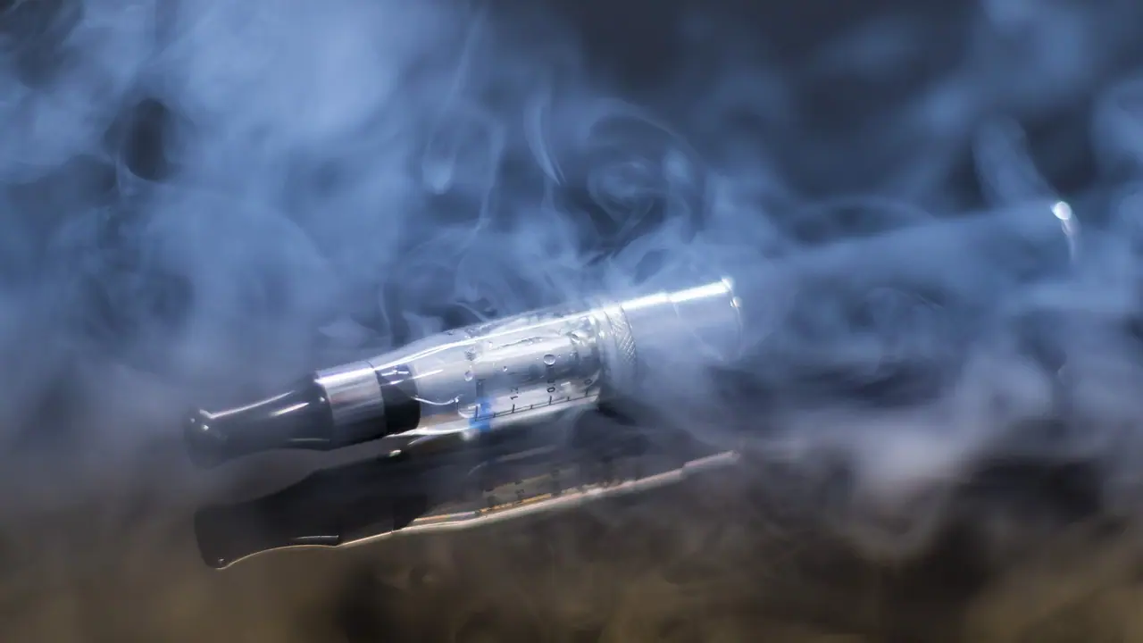 Twitter bots are being used to promote vaping; but what about the health threats of e cigarettes?