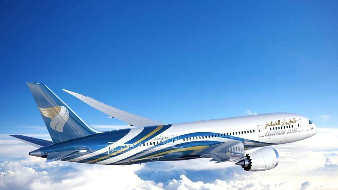 കനത്ത മഴ; വിമാന സര്‍വീസുകള്‍ താല്‍ക്കാലികമായി നിര്‍ത്തിവെച്ചതായി ഒമാന്‍ എയര്‍