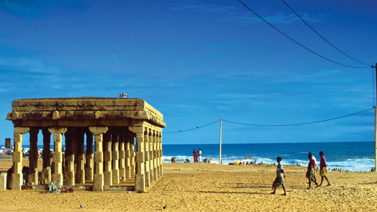 തിരുവനന്തപുരം ജില്ലയിലെ എല്ലാ ബീച്ചുകളിലേക്കുമുള്ള പ്രവേശനം നിരോധിച്ചു