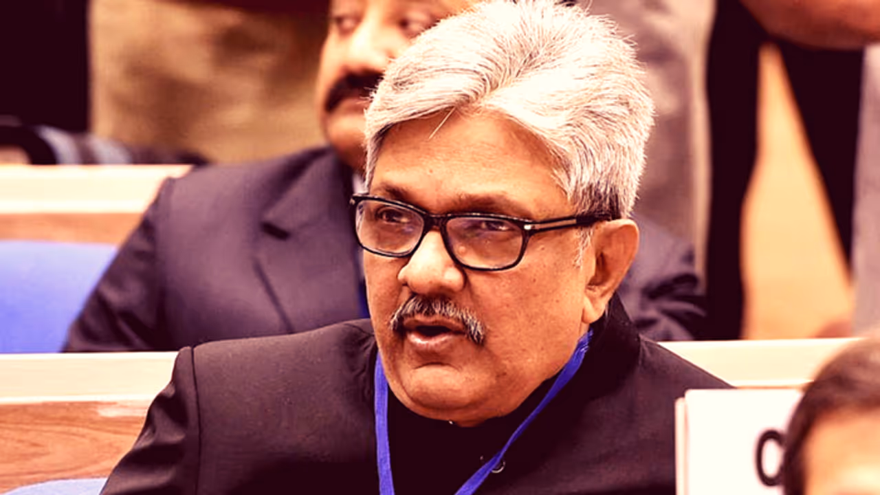 Justice KM Joseph takes oath as SC judge amid controversy over his seniority