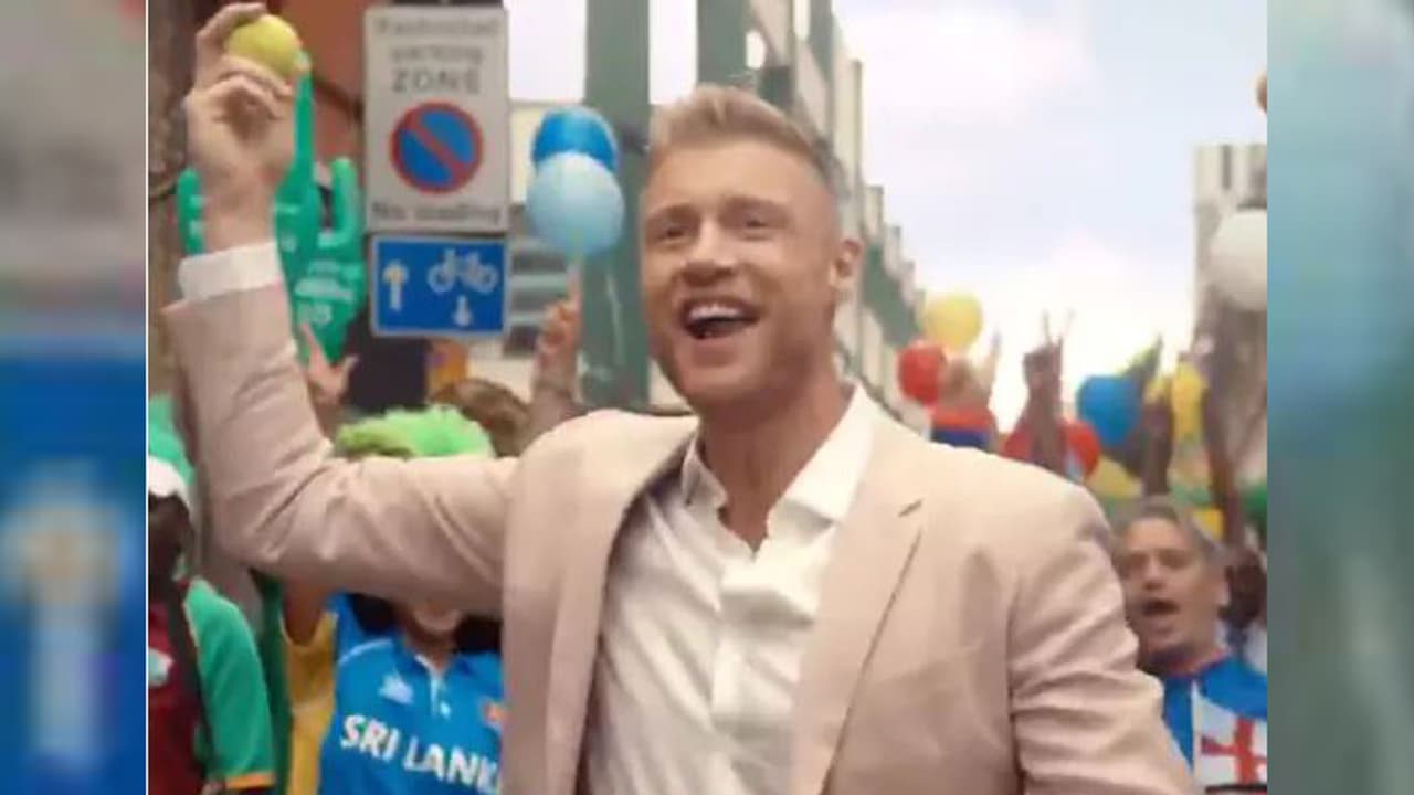 ഇറ്റ്സ് കമിംഗ് ഹോം; ഫുട്ബോളല്ല ക്രിക്കറ്റാണെന്ന് മാത്രം ഇറ്റ്സ് കമിംഗ് ഹോം; ഫുട്ബോളല്ല ക്രിക്കറ്റാണെന്ന് മാത്രം