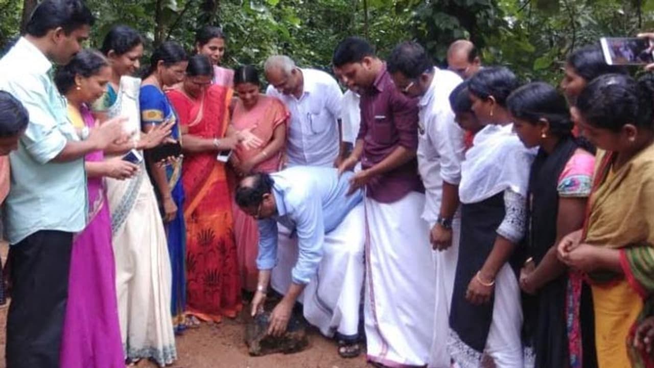 കുടുംബശ്രീ കെട്ടിട നിര്മ്മാണ രംഗത്തേക്ക് കുടുംബശ്രീ കെട്ടിട നിര്മ്മാണ രംഗത്തേക്ക്