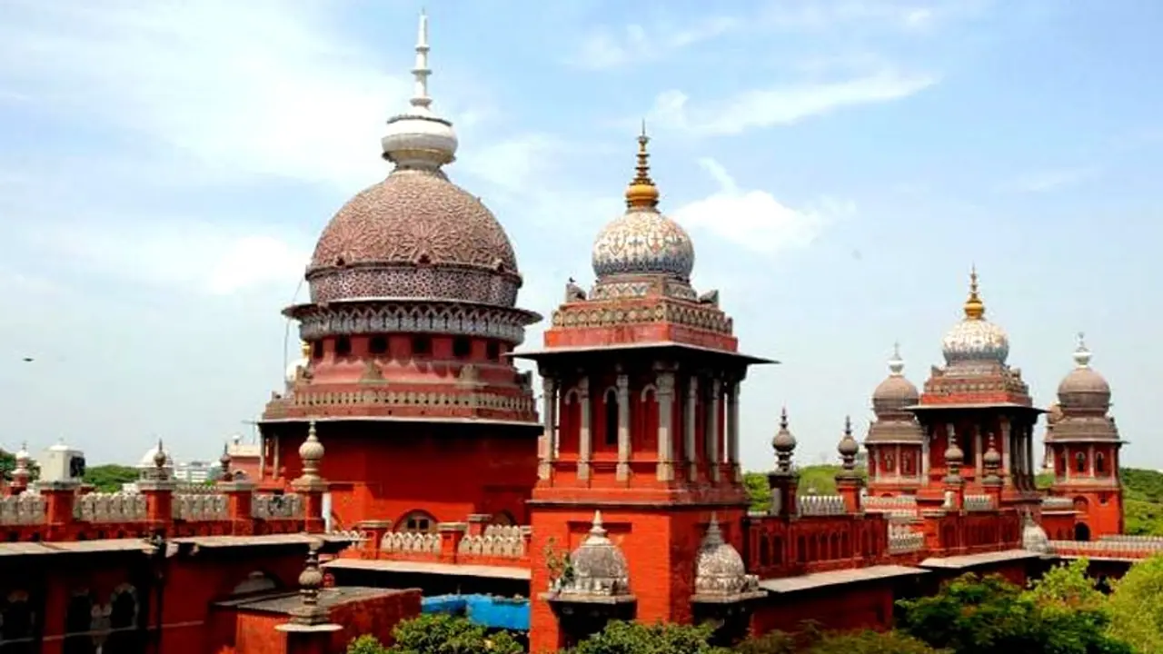 தேர்தல் அறிக்கையில்தான் மதுவிலக்கு கொண்டு வரப்படுமா..? உயர் நீதிமன்றம் அதிரடி கேள்வி! தேர்தல் அறிக்கையில்தான் மதுவிலக்கு கொண்டு வரப்படுமா..? உயர் நீதிமன்றம் அதிரடி கேள்வி!