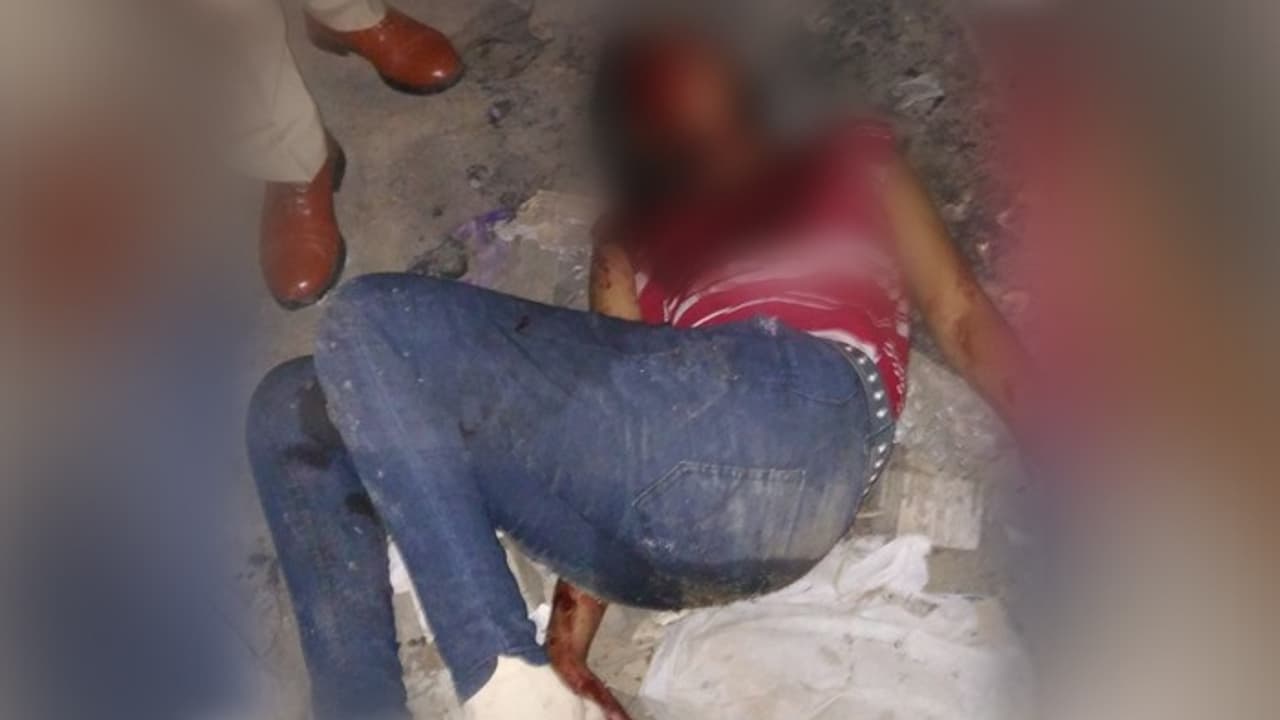 ప్రేమోద్మానికి మరో యువతి బలి... బ్లేడ్తో యువతి గొంతు కోసి హత్య ప్రేమోద్మానికి మరో యువతి బలి... బ్లేడ్తో యువతి గొంతు కోసి హత్య