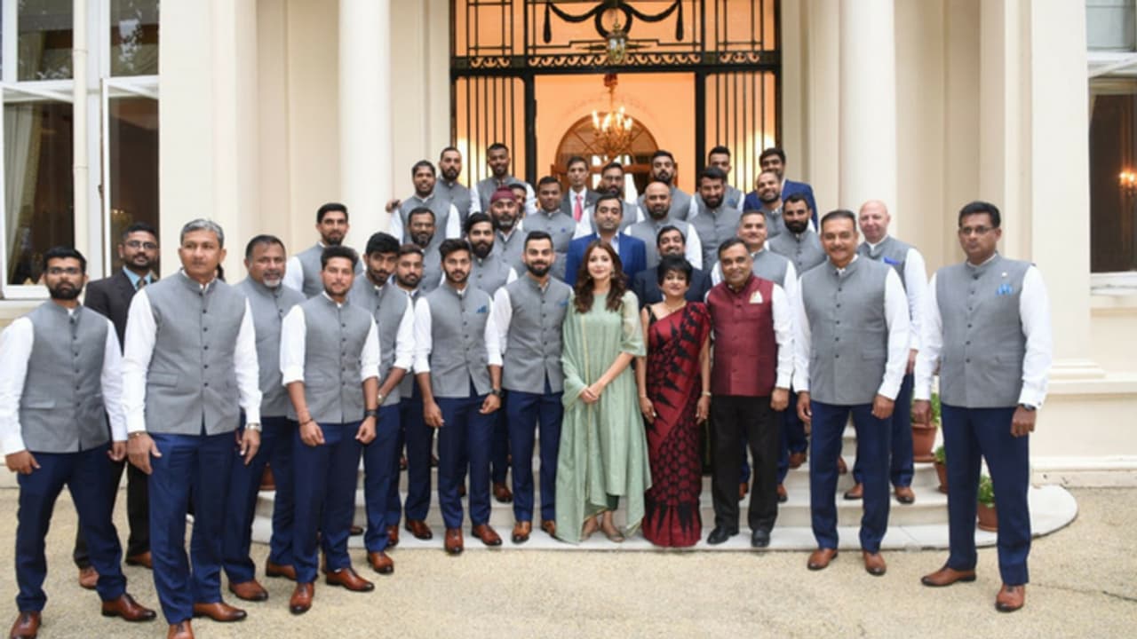 'Indian cricket's First Lady' Anushka Sharma caught in Twitter storm after posing with 'Team India'