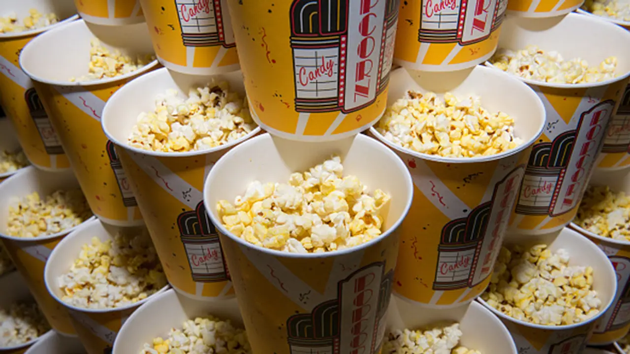 തീയറ്ററില് പുറത്ത് നിന്നുള്ള ഭക്ഷണം; എന്താണ് സുരക്ഷാ പ്രശ്നമെന്ന് ഹെെക്കോടതി തീയറ്ററില് പുറത്ത് നിന്നുള്ള ഭക്ഷണം; എന്താണ് സുരക്ഷാ പ്രശ്നമെന്ന് ഹെെക്കോടതി