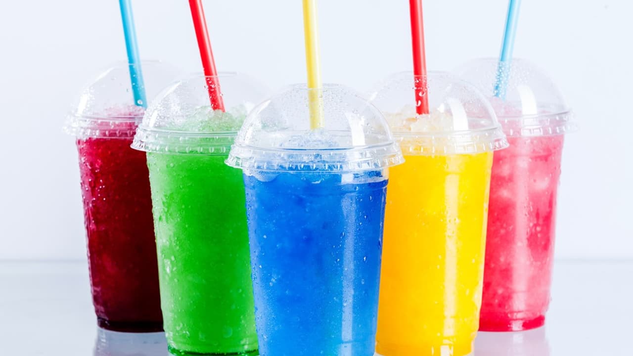 Health Tips : മധുര പാനീയങ്ങൾ പതിവായി കുടിക്കുന്നവരാണോ നിങ്ങൾ ? എങ്കിൽ ഇക്കാര്യം അറിഞ്ഞിരിക്കൂ Health Tips : മധുര പാനീയങ്ങൾ പതിവായി കുടിക്കുന്നവരാണോ നിങ്ങൾ ? എങ്കിൽ ഇക്കാര്യം അറിഞ്ഞിരിക്കൂ