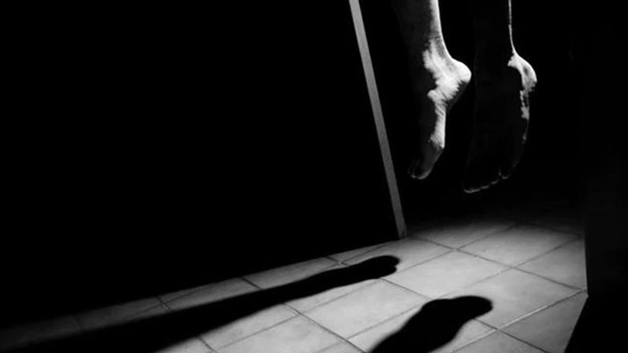 డాక్టర్ శిల్పను మరవకముందే.. మరో వైద్య విద్యార్ధిని ఆత్మహత్య డాక్టర్ శిల్పను మరవకముందే.. మరో వైద్య విద్యార్ధిని ఆత్మహత్య