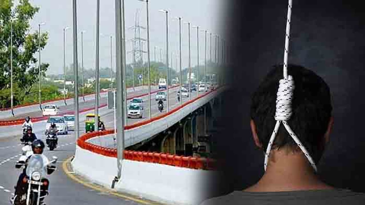 യുവാവ് ഫ്ലെെഓവറില് തൂങ്ങി മരിച്ച നിലയില് യുവാവ് ഫ്ലെെഓവറില് തൂങ്ങി മരിച്ച നിലയില്