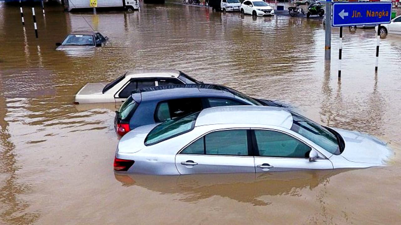 എഞ്ചിനില്‍ വെള്ളം കയറിയാല്‍ ഇന്‍ഷുറന്‍സ് ലഭിക്കുമോ?