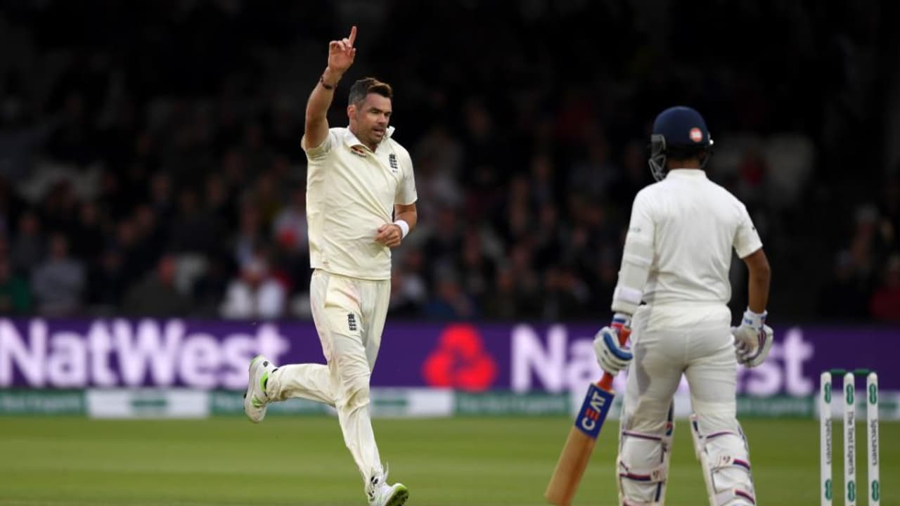 ಲಾರ್ಡ್ಸ್ ಟೆಸ್ಟ್ನಲ್ಲಿ ಭಾರಿ ಮುಖಭಂಗ 107 ರನ್ಗಳಿಗೆ ಟೀಂ ಇಂಡಿಯಾ ಆಲೌಟ್ ಲಾರ್ಡ್ಸ್ ಟೆಸ್ಟ್ನಲ್ಲಿ ಭಾರಿ ಮುಖಭಂಗ 107 ರನ್ಗಳಿಗೆ ಟೀಂ ಇಂಡಿಯಾ ಆಲೌಟ್