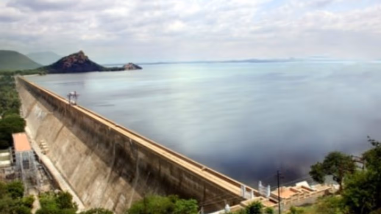 ಮೆಟ್ಟೂರು 2ನೇ ಸಲ ಭರ್ತಿ: 1.34 ಲಕ್ಷ ಕ್ಯುಸೆಕ್ ಒಳಹರಿವು ಮೆಟ್ಟೂರು 2ನೇ ಸಲ ಭರ್ತಿ: 1.34 ಲಕ್ಷ ಕ್ಯುಸೆಕ್ ಒಳಹರಿವು