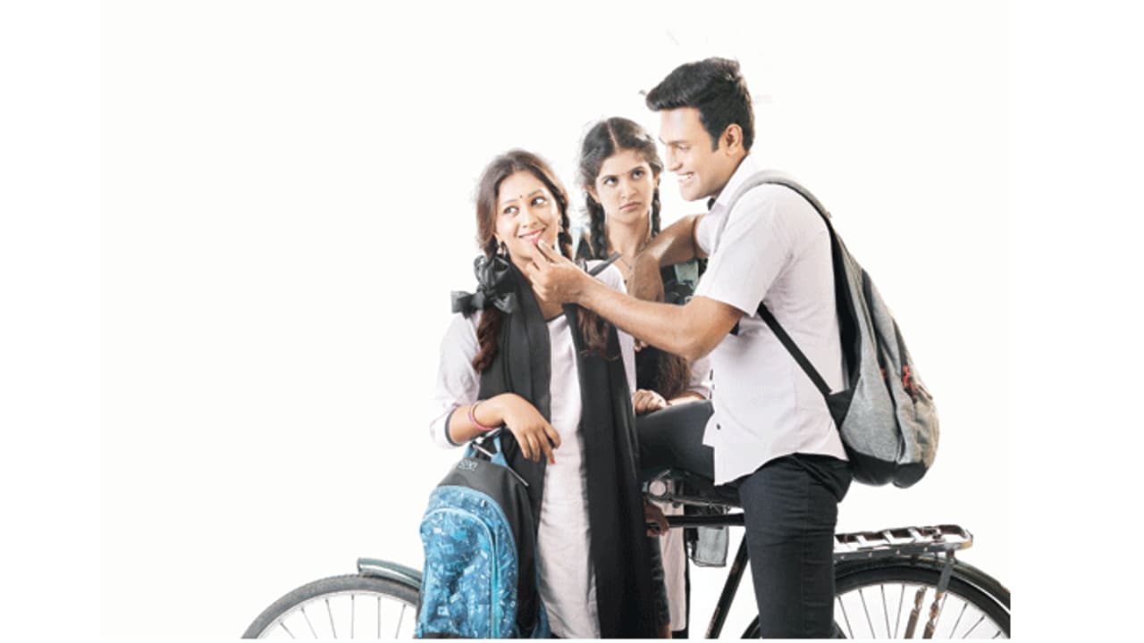 ಪುಟ್ಟರಾಜುವಿನ ಪ್ರಣಯ ಪರಸಂಗ ಪುಟ್ಟರಾಜುವಿನ ಪ್ರಣಯ ಪರಸಂಗ