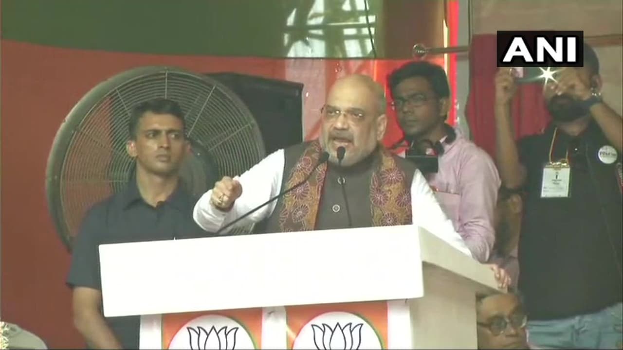 ದೀದಿ ಸರ್ಕಾರ ಉರುಳಿಸುತ್ತೇವೆ: ಕೋಲ್ಕತ್ತಾದಲ್ಲಿ ಗುಡುಗಿದ ಅಮಿತ್ ಶಾ! ದೀದಿ ಸರ್ಕಾರ ಉರುಳಿಸುತ್ತೇವೆ: ಕೋಲ್ಕತ್ತಾದಲ್ಲಿ ಗುಡುಗಿದ ಅಮಿತ್ ಶಾ!