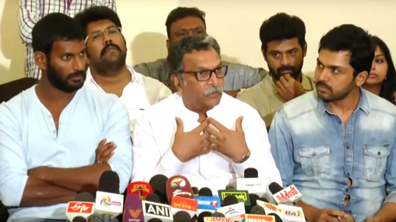 കേരളത്തിന് സഹായഹസ്തവുമായി നടികര്‍ സംഘവും; ദുരിതാശ്വാസനിധിയിലേക്ക് അഞ്ച് ലക്ഷം