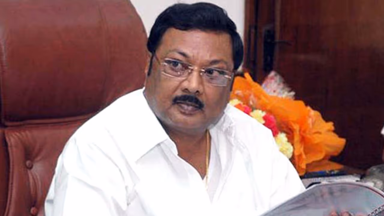 Recalling cash for votes trend in Tamil Nadu elections, a DMK legacy