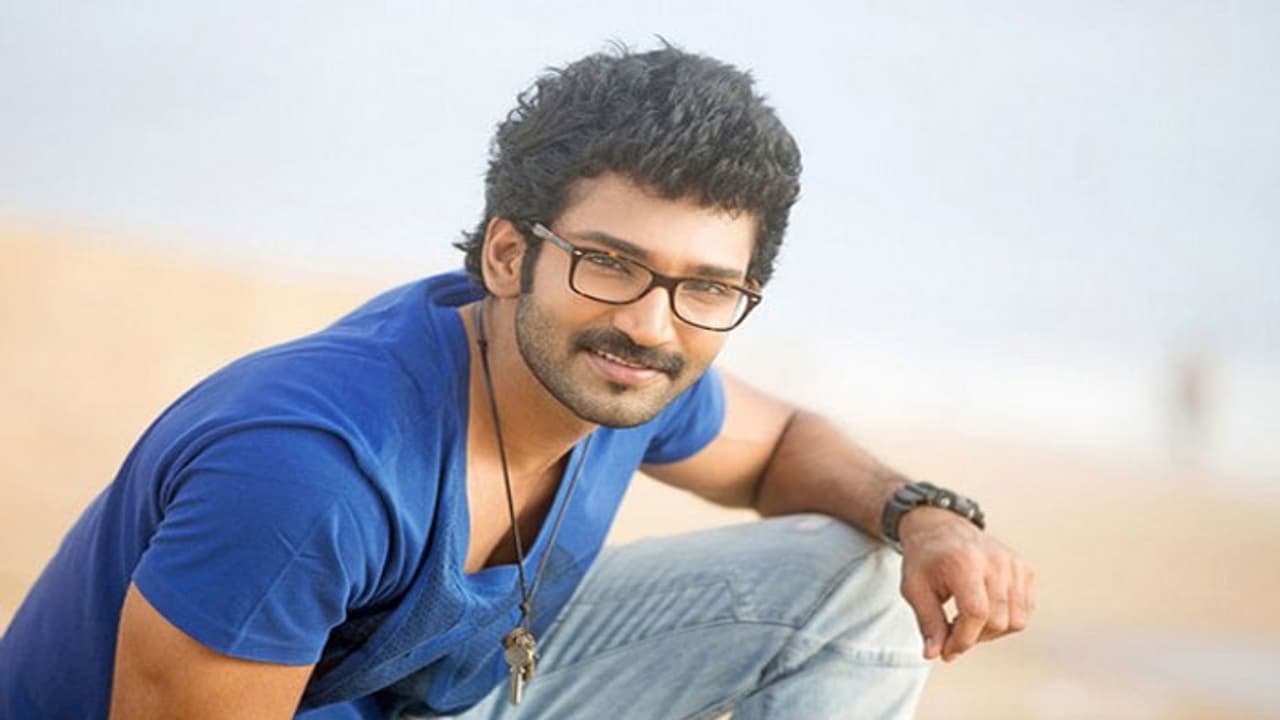 'RX100' రీమేక్ లో ఆది పినిశెట్టి! 'RX100' రీమేక్ లో ఆది పినిశెట్టి!