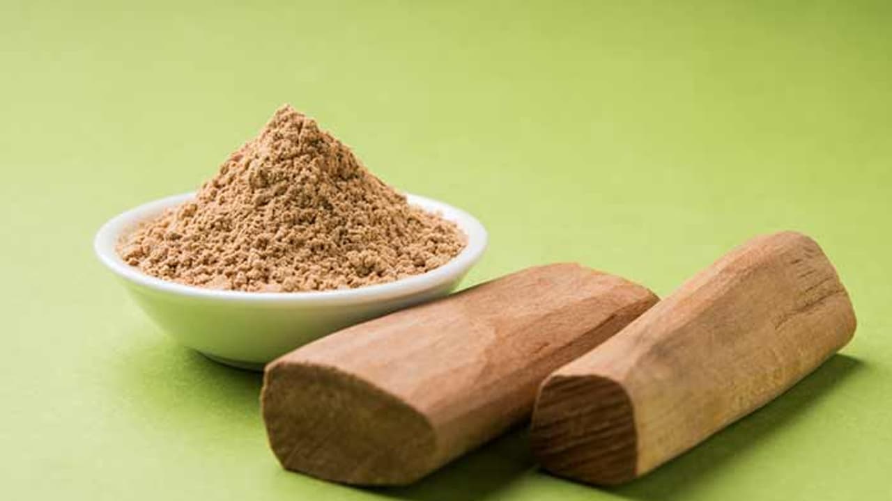 മുഖം സുന്ദരമാക്കാൻ പരീക്ഷിക്കാം മുൾട്ടാണി മിട്ടി കൊണ്ടുള്ള ഫേസ് പാക്കുകൾ