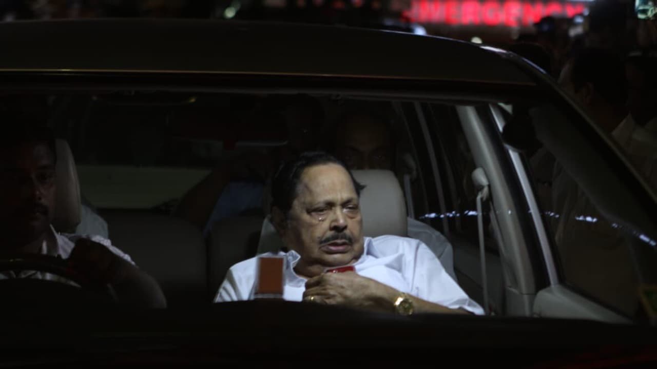 அமைச்சர் துரைமுருகனுக்கு திடீர் உடல்நலக்குறைவு..! சிகிச்சைக்காக நள்ளிரவில் மருத்துவமனையில் அனுமதி