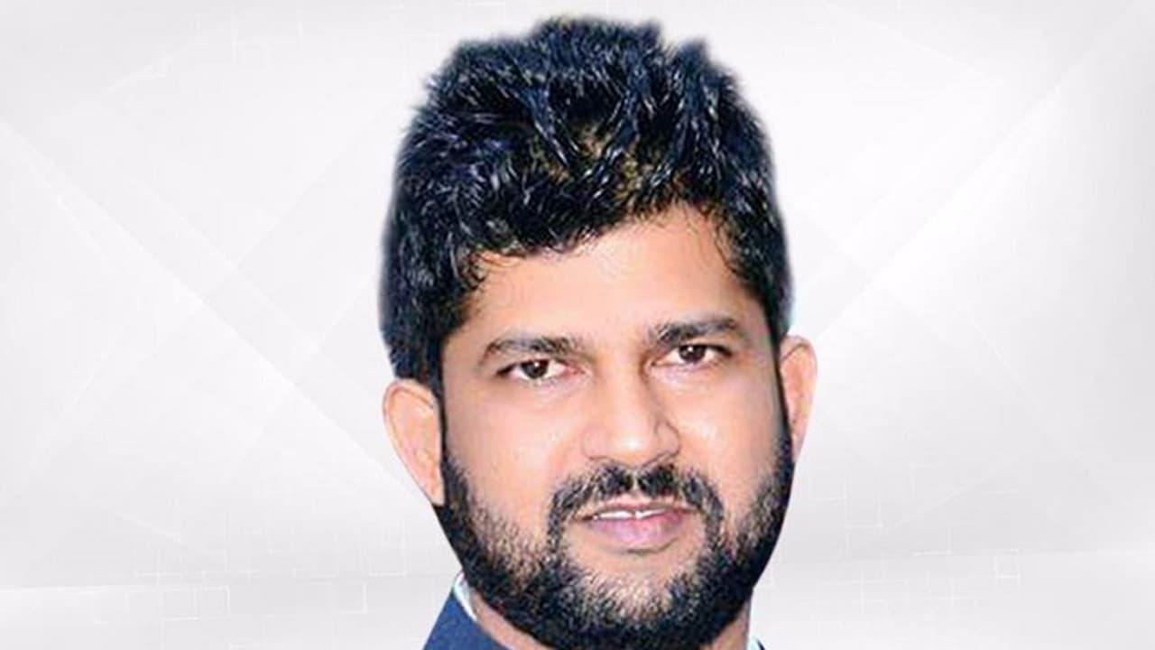 ಸಂಸದ ಪ್ರತಾಪ್ ಸಿಂಹ ಬಂಧನಕ್ಕೆ ವಾರೆಂಟ್ ಜಾರಿ ಸಂಸದ ಪ್ರತಾಪ್ ಸಿಂಹ ಬಂಧನಕ್ಕೆ ವಾರೆಂಟ್ ಜಾರಿ