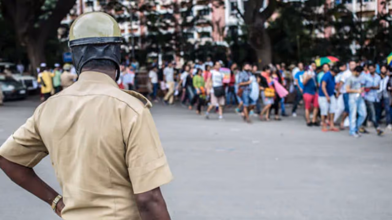 ഫ്രഞ്ച് പൗരനുമായി തമിഴ്നാട്ടുകാരന്റെ പ്രേമം; ഒടുവില് കൊലപാതകവും... ഫ്രഞ്ച് പൗരനുമായി തമിഴ്നാട്ടുകാരന്റെ പ്രേമം; ഒടുവില് കൊലപാതകവും...