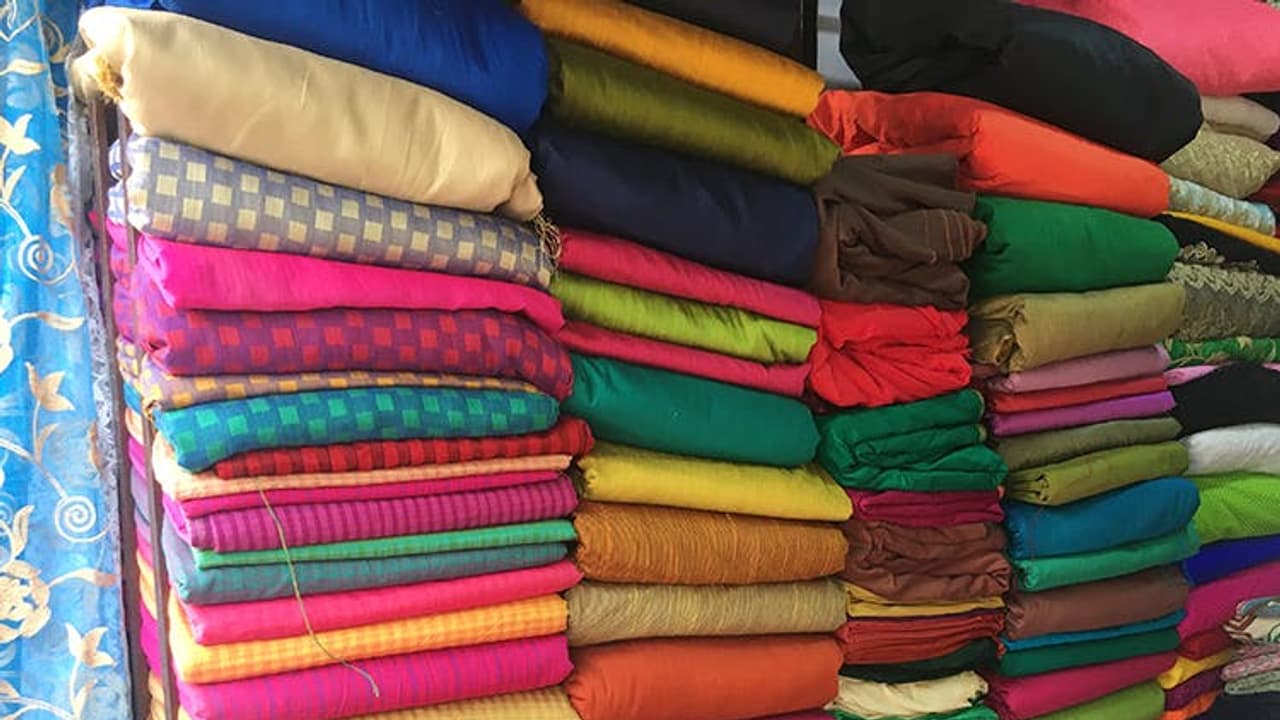 வெறும் 500 ரூபாயில் பக்கா குவாலிட்டி ஆடைகள்..! சென்னையில்...இந்த இடத்தில்..!