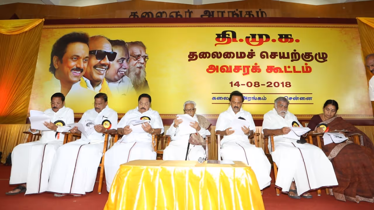 தி.மு.க.வினருக்கு வகுப்பெடுத்த ஐடி விங் நிர்வாகி... அரைவேக்காட்டுத்தனத்தை தவிர்க்க நிபந்தனை..!