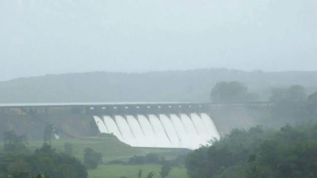 ರಾಜ್ಯದ ಅಣೆಕಟ್ಟುಗಳು 2ನೇ ಬಾರಿ ಸಂಪೂರ್ಣ ಭರ್ತಿ: ಈಗ ಹೆಚ್ಚಿದೆ ಆತಂಕ ರಾಜ್ಯದ ಅಣೆಕಟ್ಟುಗಳು 2ನೇ ಬಾರಿ ಸಂಪೂರ್ಣ ಭರ್ತಿ: ಈಗ ಹೆಚ್ಚಿದೆ ಆತಂಕ