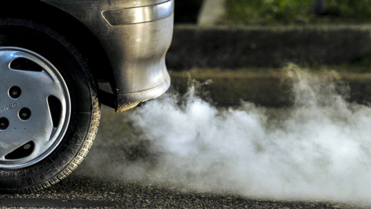 ഡ്രൈവിംഗിന് മുമ്പ് വാഹനം സ്റ്റാര്ട്ട് ചെയ്ത് ചൂടാക്കുന്നത് ശരിയോ? ഡ്രൈവിംഗിന് മുമ്പ് വാഹനം സ്റ്റാര്ട്ട് ചെയ്ത് ചൂടാക്കുന്നത് ശരിയോ?