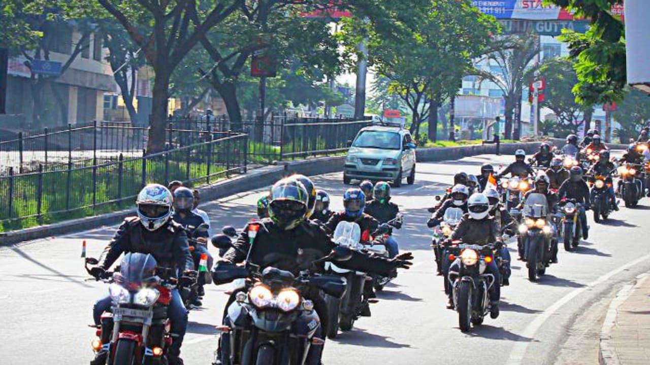 പെണ്കുട്ടികളുടെ പഠനച്ചിലവിനായി ട്രയംഫിന്റെ ഫ്രീഡം റൈഡ് പെണ്കുട്ടികളുടെ പഠനച്ചിലവിനായി ട്രയംഫിന്റെ ഫ്രീഡം റൈഡ്