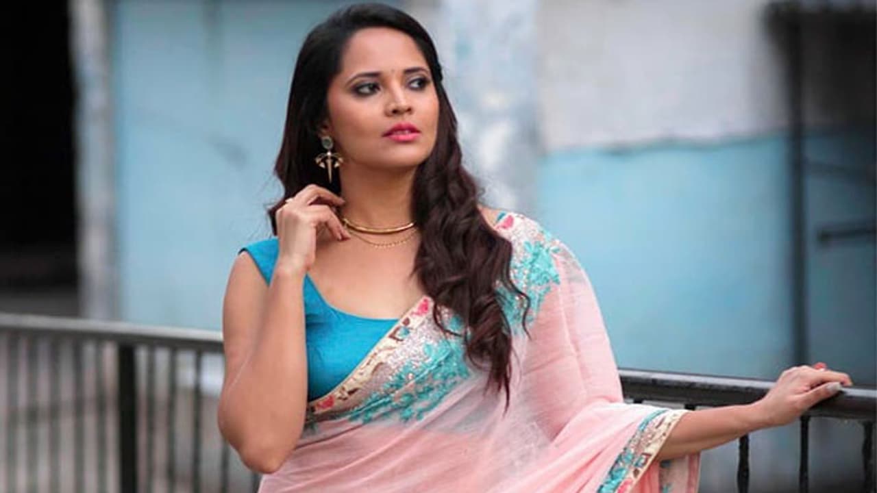 లైవ్ షోలో అనసూయని ఆంటీ అన్నాడు.. ఆమె ఏమందంటే..? లైవ్ షోలో అనసూయని ఆంటీ అన్నాడు.. ఆమె ఏమందంటే..?