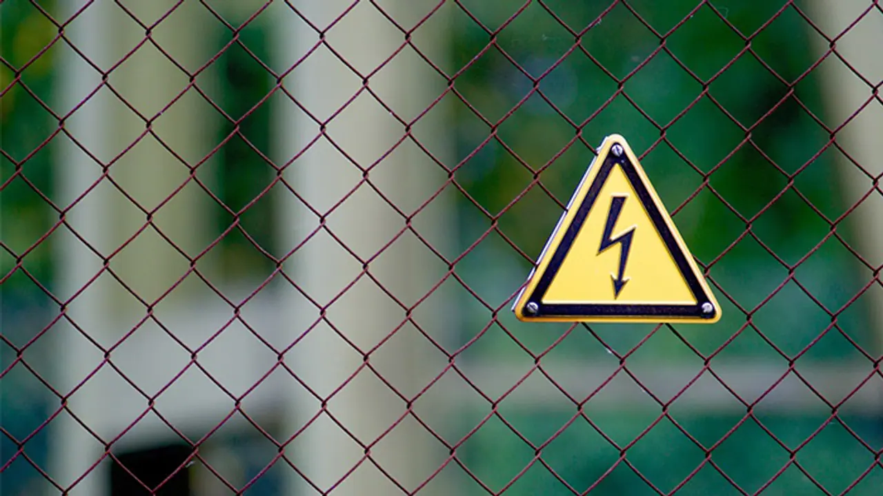 భద్రాద్రి జిల్లాలో విషాదం: వేటగాళ్ళ ఉచ్చులో పడి ఇద్దరు గిరిజనుల మృతి