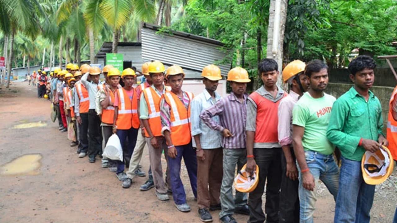 ഇനി പഴയതുപോലെയല്ല; അതിഥി തൊഴിലാളി രജിസ്ട്രേഷന് ഏകീകൃത പോര്‍ട്ടലും മൊബൈല്‍ ആപ്ലിക്കേഷനും 