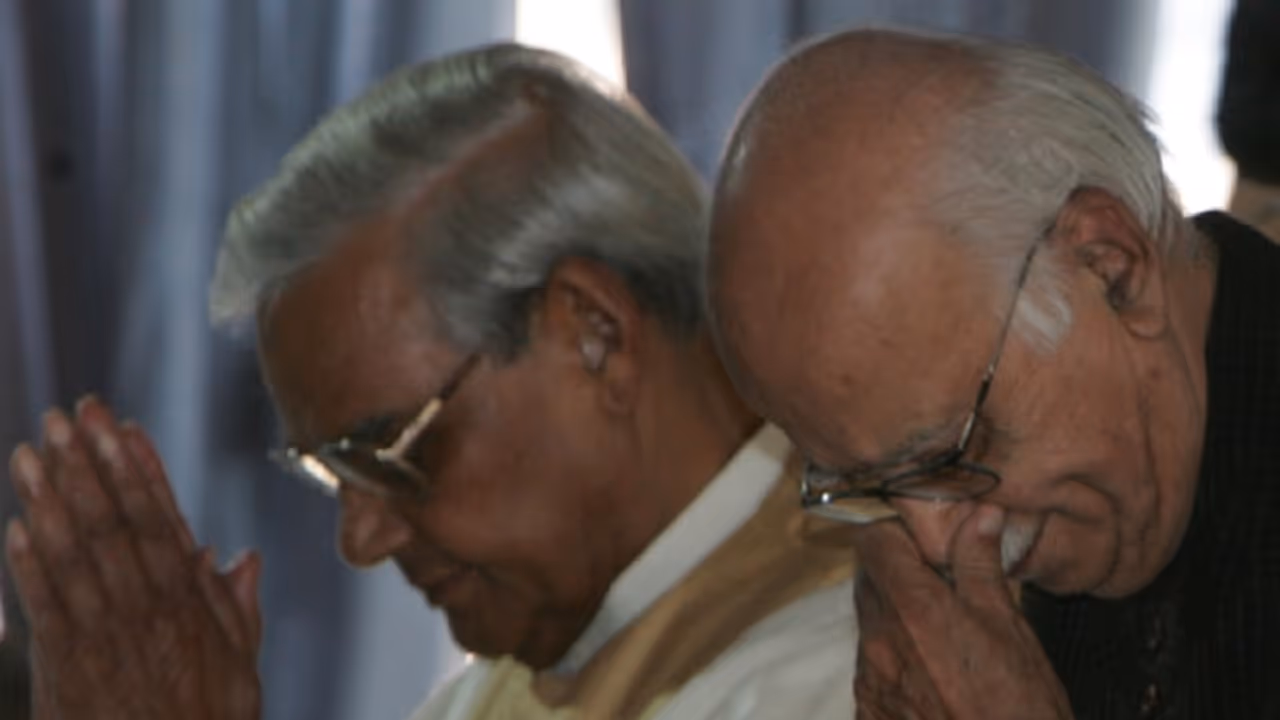 ನಮ್ಮಿಬ್ಬರದು 65 ವರ್ಷಗಳ ಸ್ನೇಹ :ಭಾವುಕರಾದ ಅಡ್ವಾಣಿ ನಮ್ಮಿಬ್ಬರದು 65 ವರ್ಷಗಳ ಸ್ನೇಹ :ಭಾವುಕರಾದ ಅಡ್ವಾಣಿ