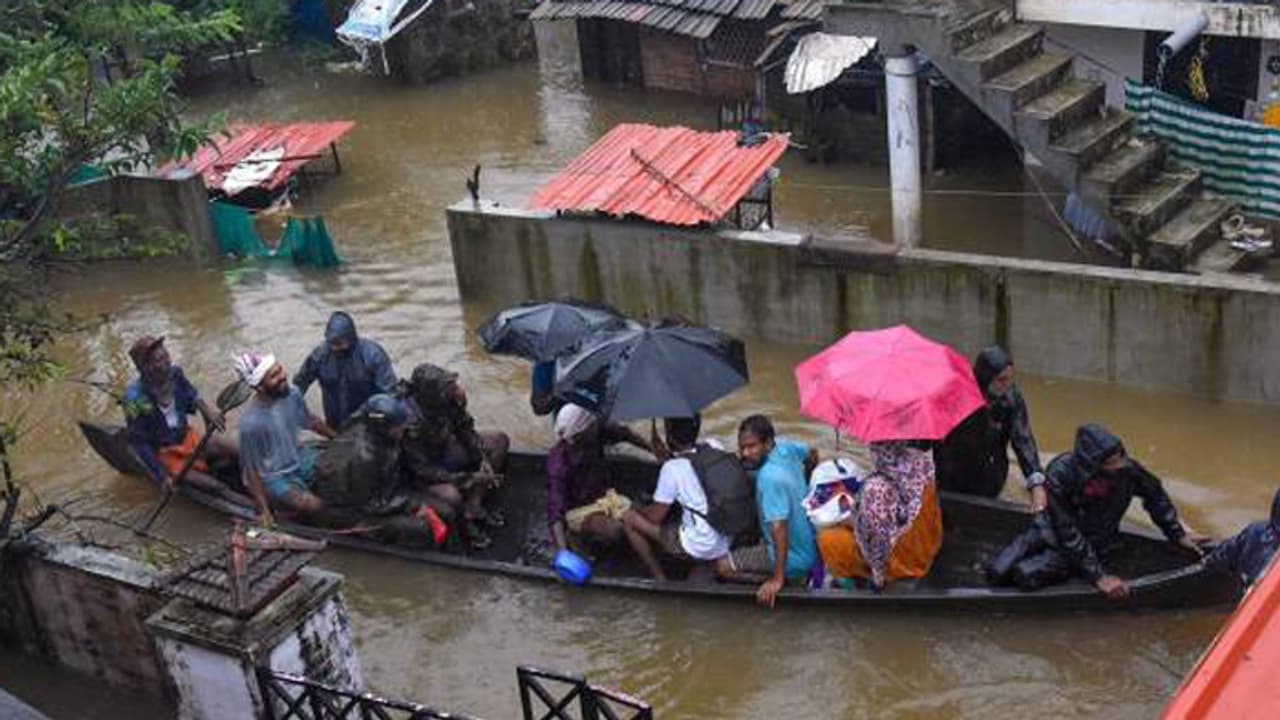 പ്രളയദുരന്തം; പ്രാഥമിക വിലയിരുത്തലുമായി ഇന്ഷുറന്സ് കമ്പനികള് പ്രളയദുരന്തം; പ്രാഥമിക വിലയിരുത്തലുമായി ഇന്ഷുറന്സ് കമ്പനികള്