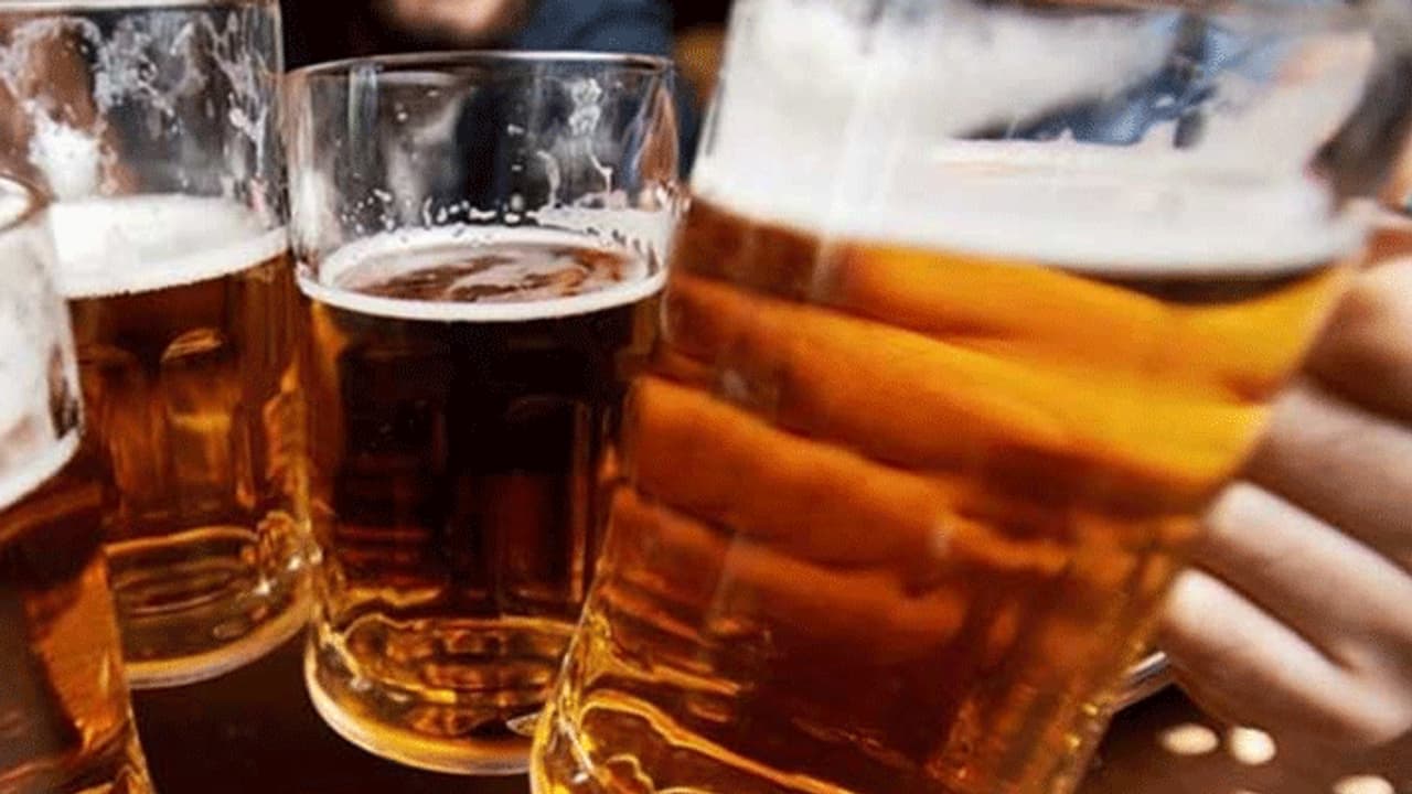 ಸ್ವಲ್ಪ ಕುಡಿಯೋರಿಗೂ ಕೆಟ್ಟ ಸುದ್ದಿ.. ಈಗಲೇ ಕಲಿರಿ ಬುದ್ಧಿ ಸ್ವಲ್ಪ ಕುಡಿಯೋರಿಗೂ ಕೆಟ್ಟ ಸುದ್ದಿ.. ಈಗಲೇ ಕಲಿರಿ ಬುದ್ಧಿ