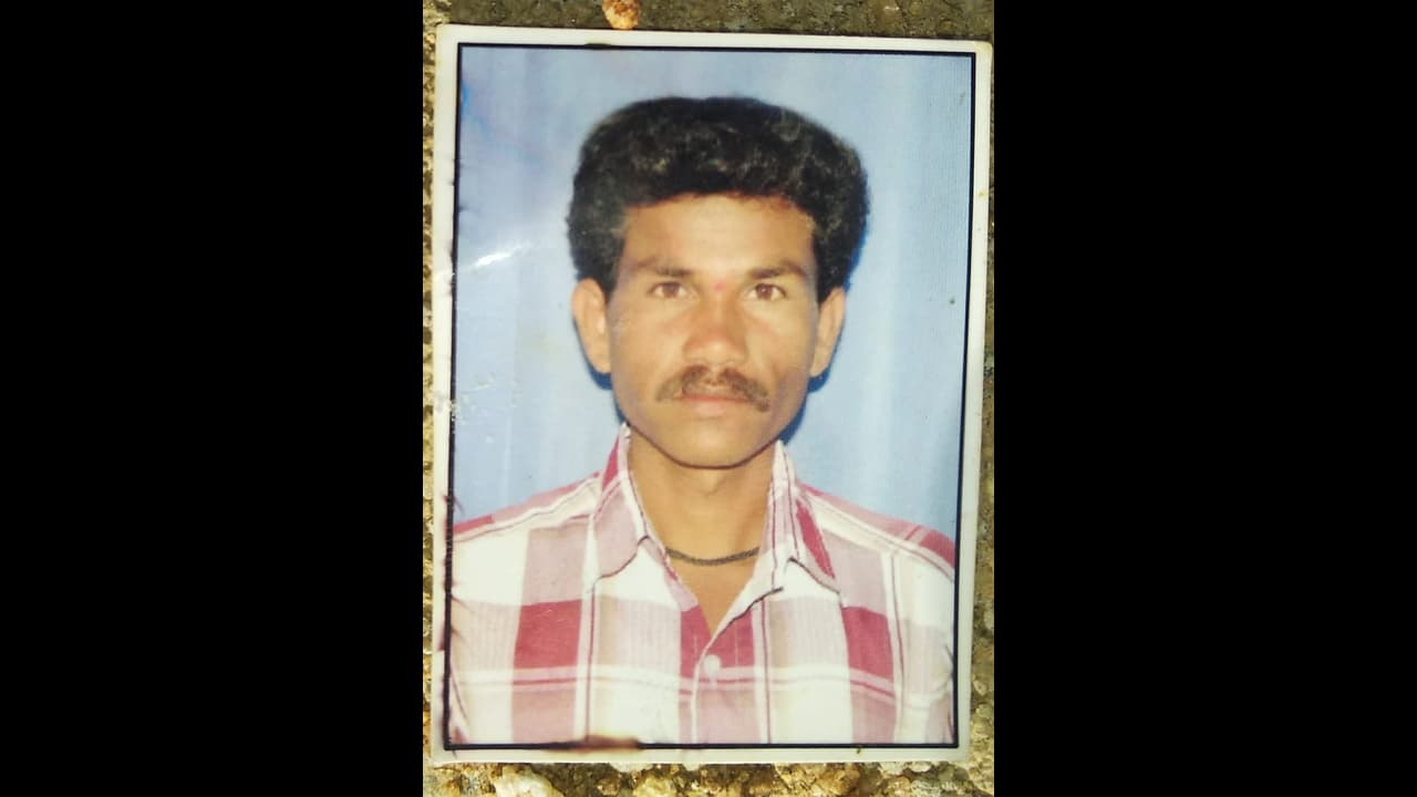 ವಾಜಪೇಯಿ ಅಂತಿಮ ಯಾತ್ರೆ ನೋಡುತ್ತಿರುವಾಗಲೆ ಹೃದಯಾಘಾತ ವಾಜಪೇಯಿ ಅಂತಿಮ ಯಾತ್ರೆ ನೋಡುತ್ತಿರುವಾಗಲೆ ಹೃದಯಾಘಾತ