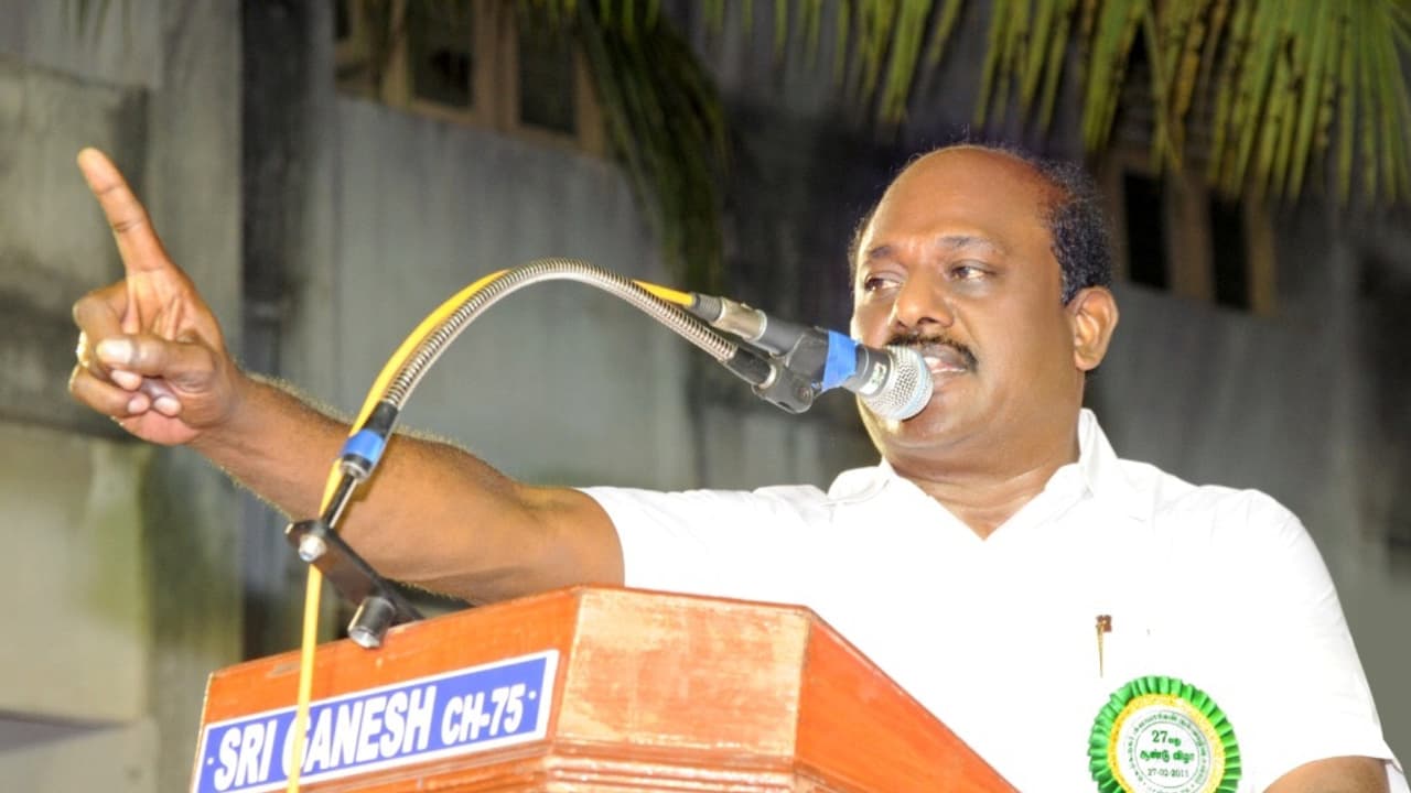 முதல்வரை சந்தித்து தமிழ்நாடு வணிகர் சங்கங்களின் பேரமைப்பு வைத்த கோரிக்கை: கோயம்பேடு மார்கெட் திறக்க அழுத்தம்.