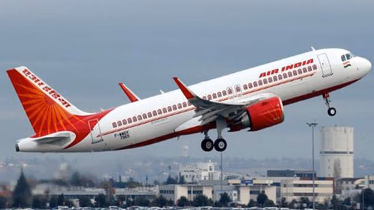 చిక్కుల్లో ఎయిరిండియా..నో డ్యూటీ అంటున్న పైలట్లు చిక్కుల్లో ఎయిరిండియా..నో డ్యూటీ అంటున్న పైలట్లు