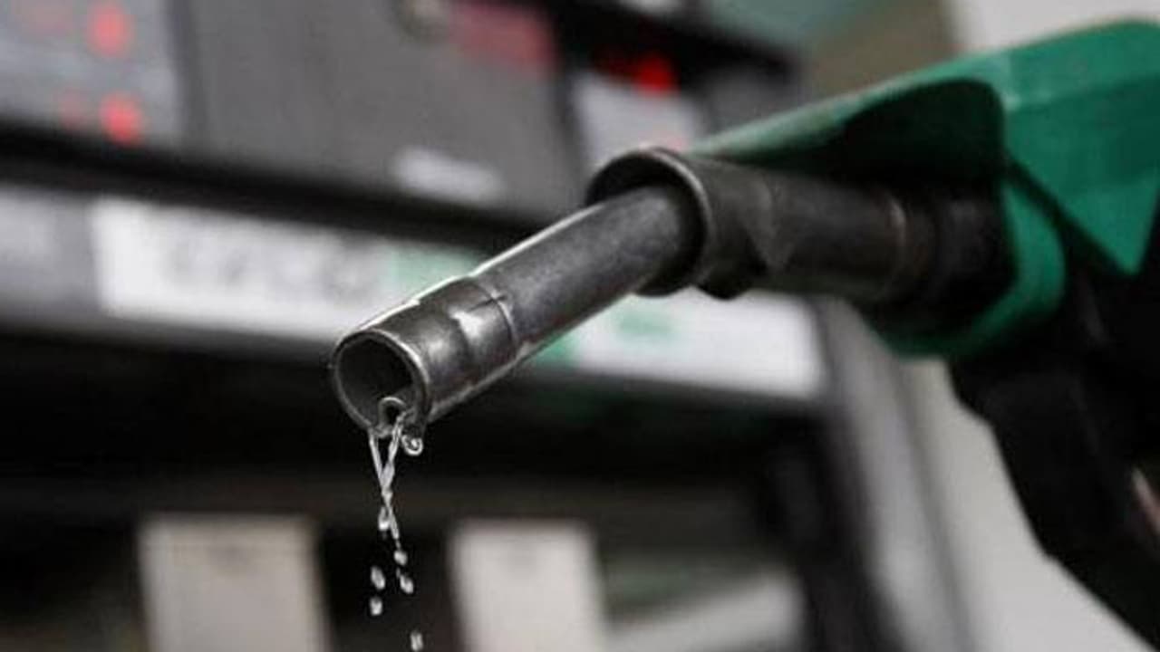 ‘ಜೆಟ್’ಪಟಿ ಖಬರ್: ಪೆಟ್ರೋಲ್ ಸರಬರಾಜು ದಿಢೀರ್ ಸ್ಥಗಿತ! ‘ಜೆಟ್’ಪಟಿ ಖಬರ್: ಪೆಟ್ರೋಲ್ ಸರಬರಾಜು ದಿಢೀರ್ ಸ್ಥಗಿತ!