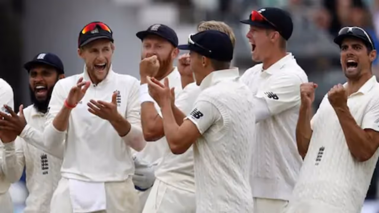 உலகத்தையே முடக்கிய கொரோனாவால் இந்த கிரிக்கெட் வீரரை மட்டும் முடக்க முடியல