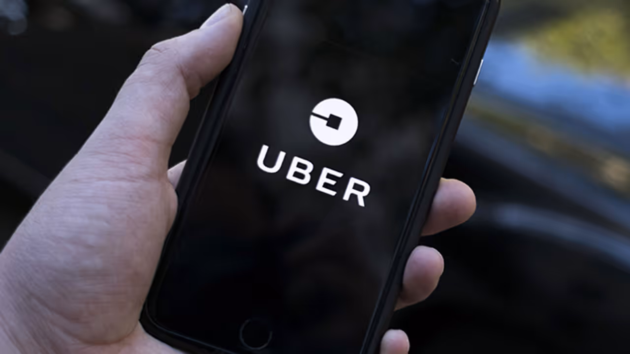 കൊവിഡ് 19: യൂബർ ജീവനക്കാരെ പിരിച്ചുവിടുന്നു