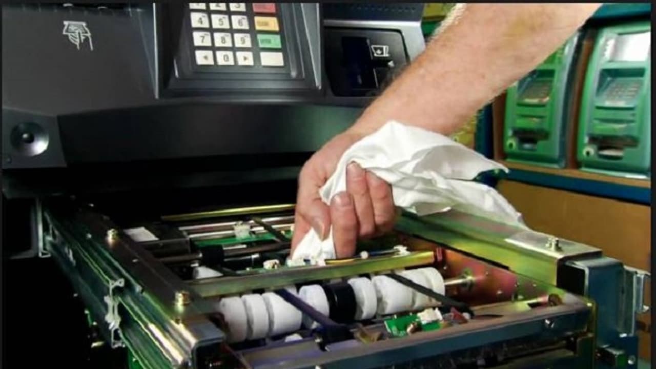 ರಾತ್ರಿ 9 ಗಂಟೆ ನಂತ್ರ ಎಟಿಎಂನತ್ತ ಸುಳಿಬೇಡಿ: ಗೃಹ ಸಚಿವಾಲಯ! ರಾತ್ರಿ 9 ಗಂಟೆ ನಂತ್ರ ಎಟಿಎಂನತ್ತ ಸುಳಿಬೇಡಿ: ಗೃಹ ಸಚಿವಾಲಯ!