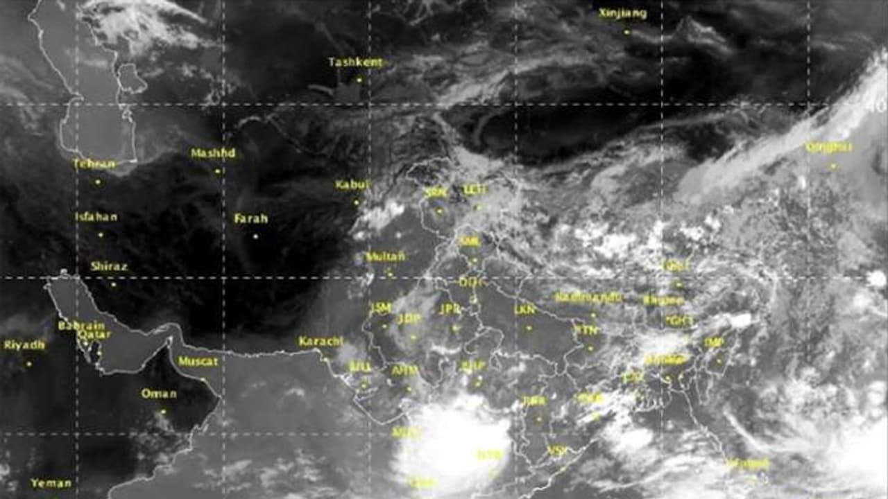 രക്ഷാദൗത്യത്തിന് വഴികാട്ടിയായത് അഞ്ച് ഉപഗ്രഹങ്ങള് രക്ഷാദൗത്യത്തിന് വഴികാട്ടിയായത് അഞ്ച് ഉപഗ്രഹങ്ങള്