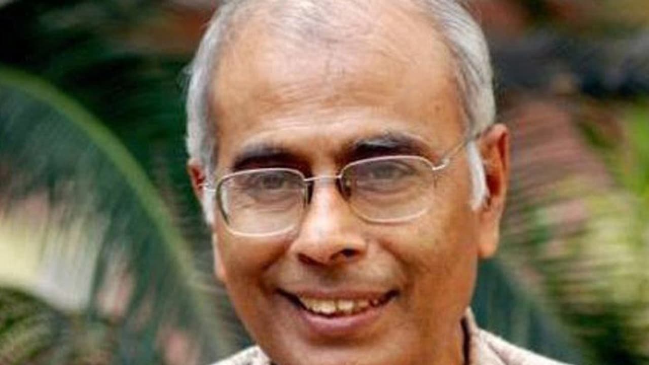 Narendra Dabholkar murder: 2 accused sent to life imprisonment, 3 others acquitted Narendra Dabholkar murder: 2 accused sent to life imprisonment, 3 others acquitted