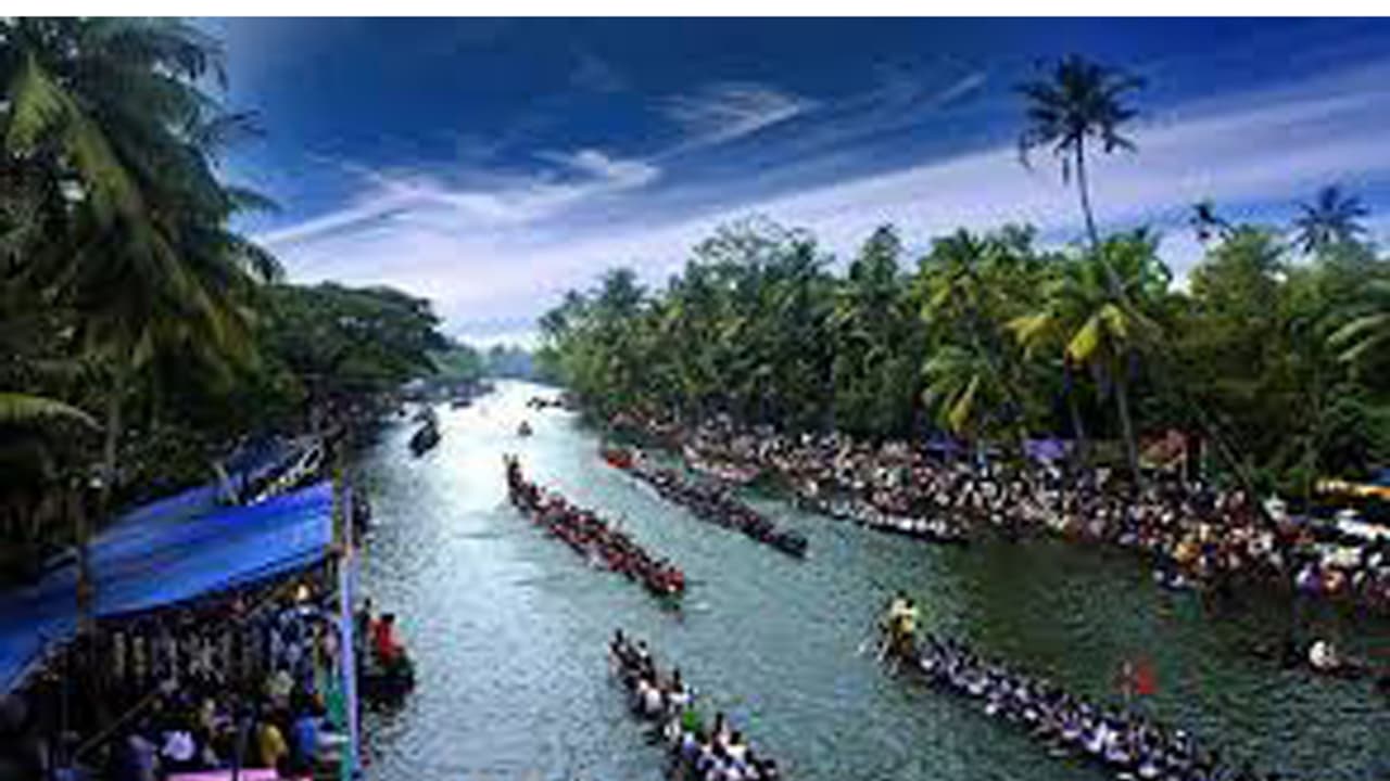 అయ్యయ్యో దేవభూమి: వరదలతో కేరళ పర్యాటకం ఆగమాగం! అయ్యయ్యో దేవభూమి: వరదలతో కేరళ పర్యాటకం ఆగమాగం!